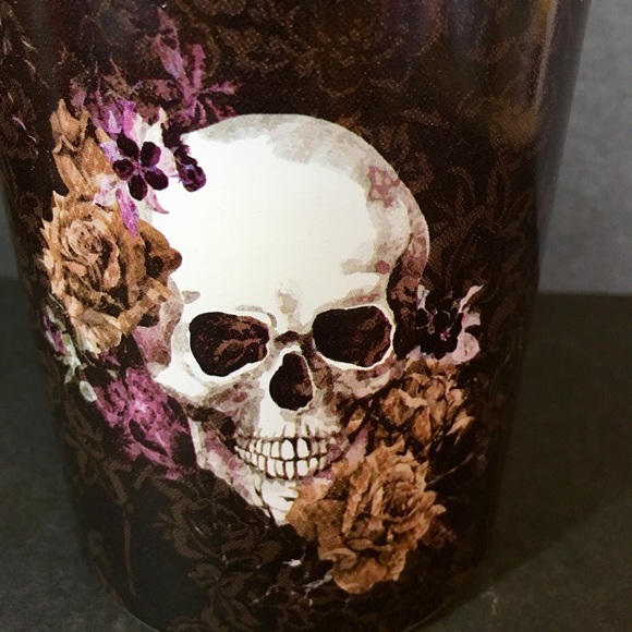 Halloween Skull & Roses 2 Wick 16 oz Candle Cider - Picture 6 of 6
